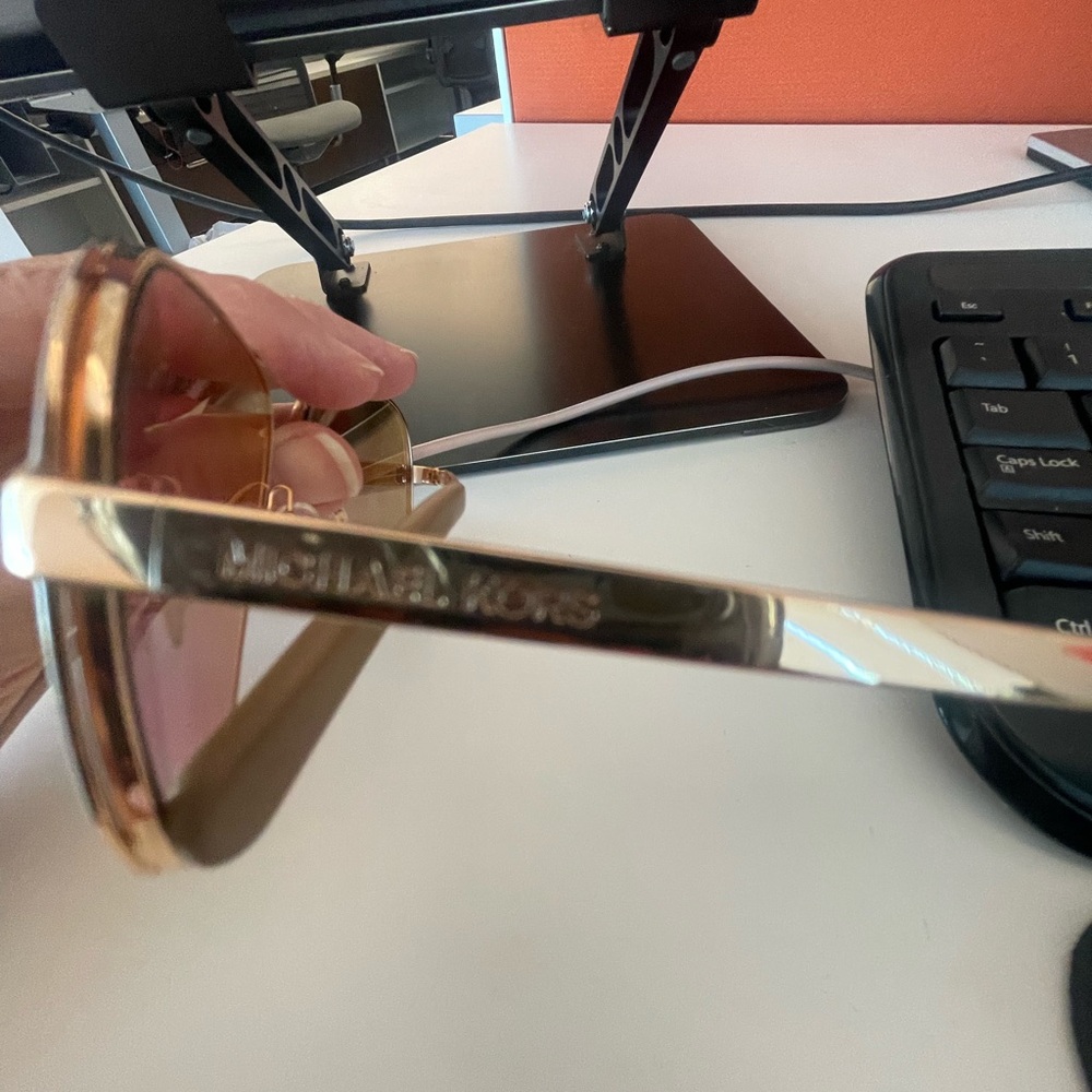 Michael Kors Rose Gold Sunglasses with Cream Case - Picture 5 of 6